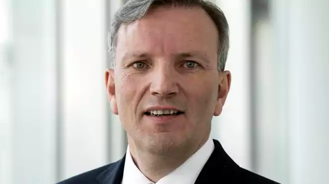 Hans-Jürgen Braun operációs vezető